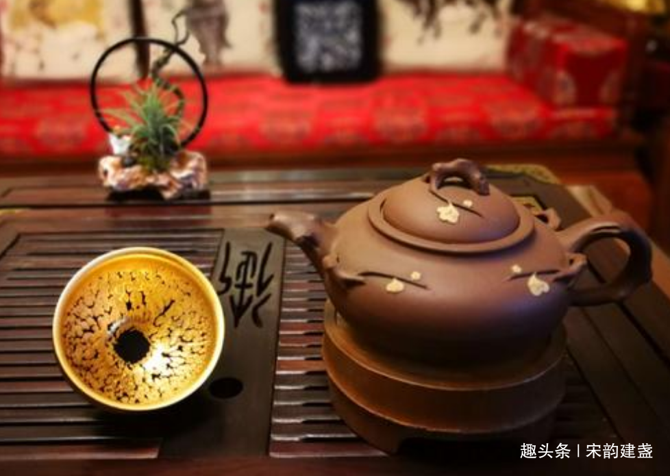 建盏茶具有何特点？紫砂与建盏有什么交集？如何注重茶道的修习？